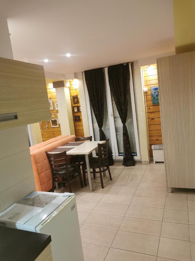 Agape Downtown Apartamento Belgrado Exterior foto
